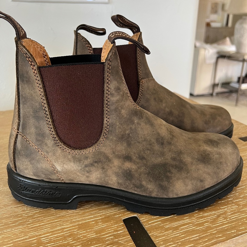 Blundstone #585 Chelsea Rustic Brown NWOT